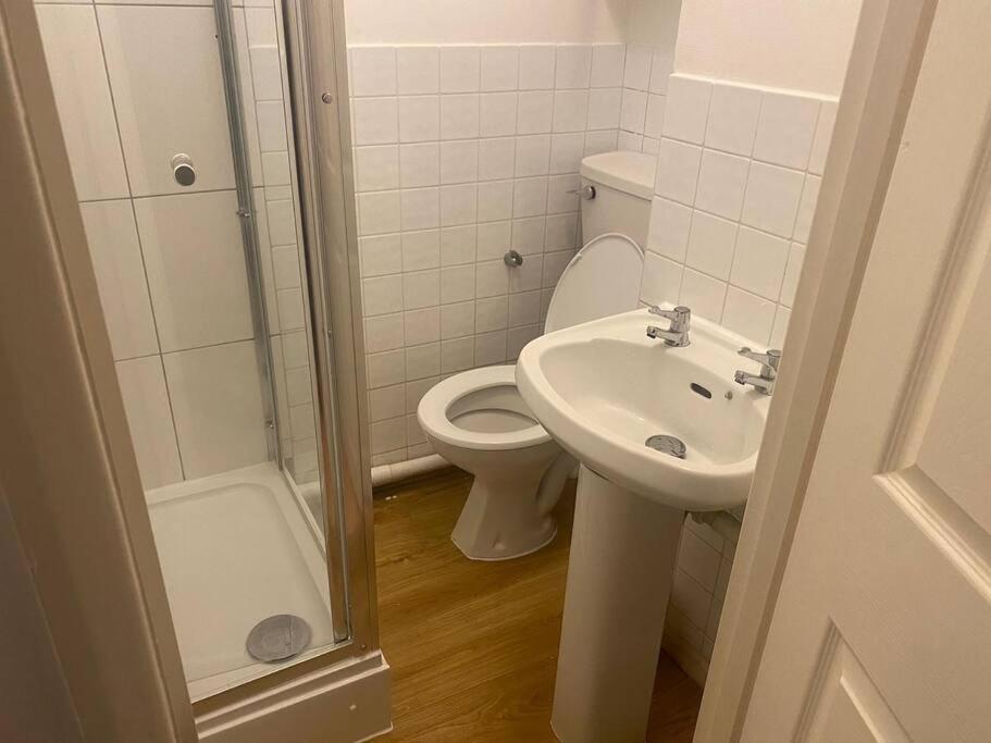 ✰free Private Parking✰80s Retro 1bedroom Serviced Canary Wharf Perfect For Families Business & Leisure Guests * Londres