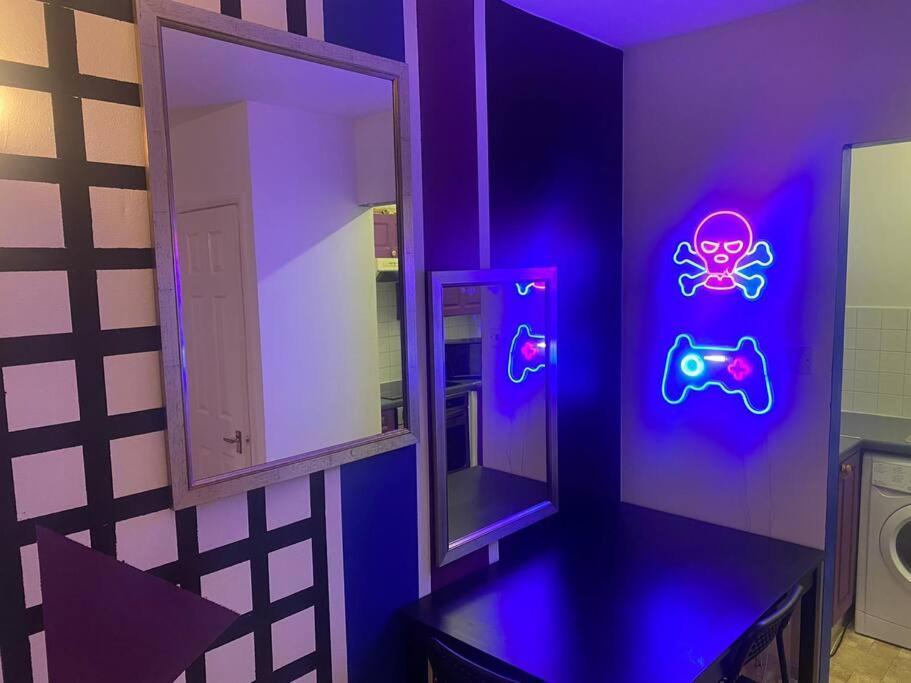 Appartement ✰free Private Parking✰80s Retro 1bedroom Serviced Canary Wharf Perfect For Families Business & Leisure Guests