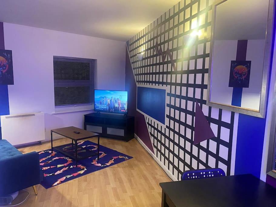 ✰free Private Parking✰80s Retro 1bedroom Serviced Canary Wharf Perfect For Families Business & Leisure Guests Appartement Londres