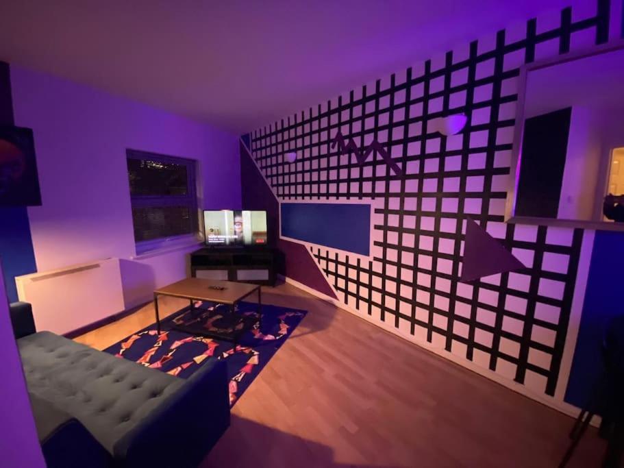 Appartement ✰free Private Parking✰80s Retro 1bedroom Serviced Canary Wharf Perfect For Families Business & Leisure Guests Londres