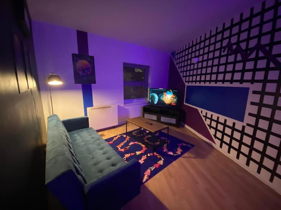 ✰free Private Parking✰80s Retro 1bedroom Serviced Canary Wharf Perfect For Families Business & Leisure Guests Appartement