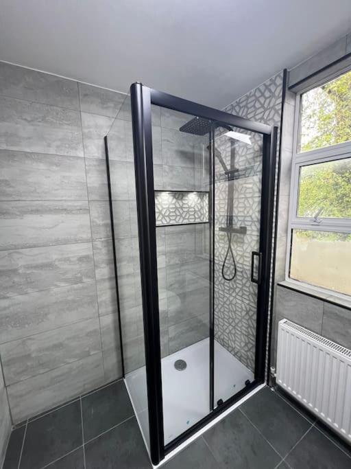 Stratford 4 Bedroom Apartment London