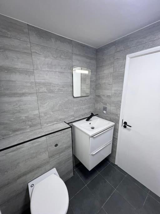 Apartment Stratford 4 Bedroom *