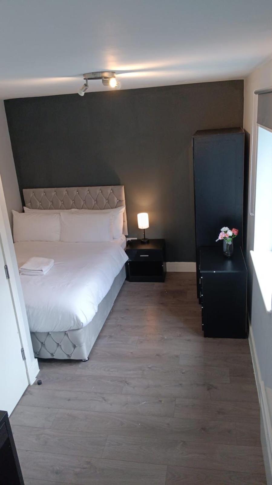 Habitación en casa particular Letzi Private En-suite Near Wembley Londres