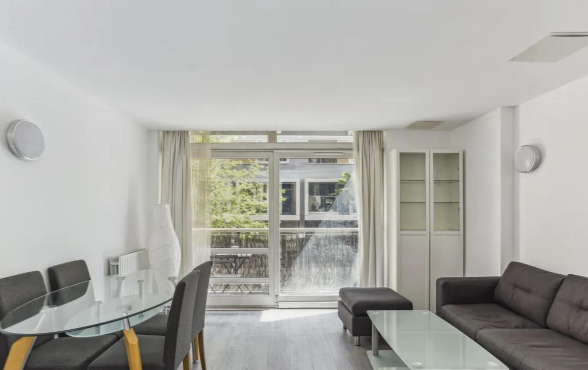 High End Flat In Knightsbridge