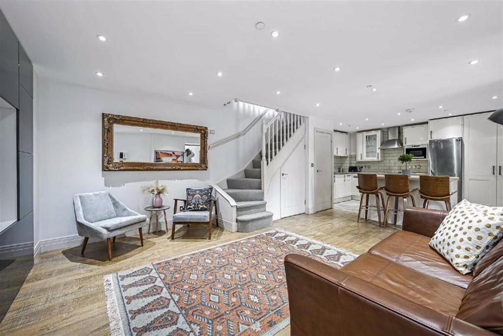 Hébergement de vacances Sho-11 Stanton House - Riverside House With Garden Patio And Parking *