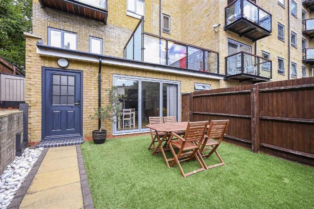 Sho-11 Stanton House - Riverside House With Garden Patio And Parking Hébergement de vacances *