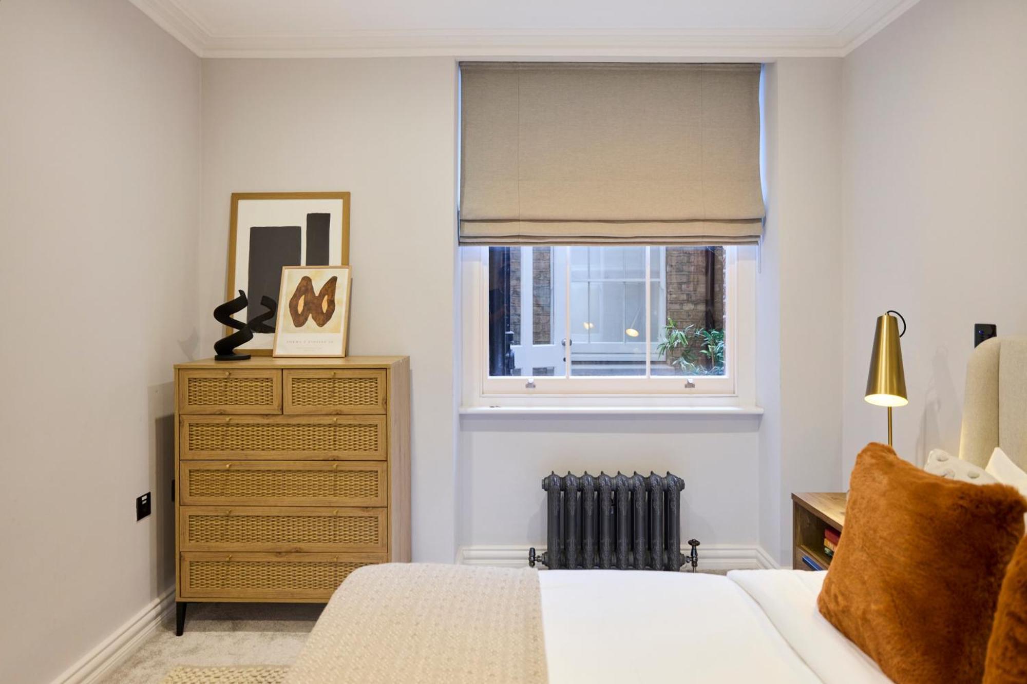 The Bayswater Retreat - Adorable 3bdr Flat With Balcony * London