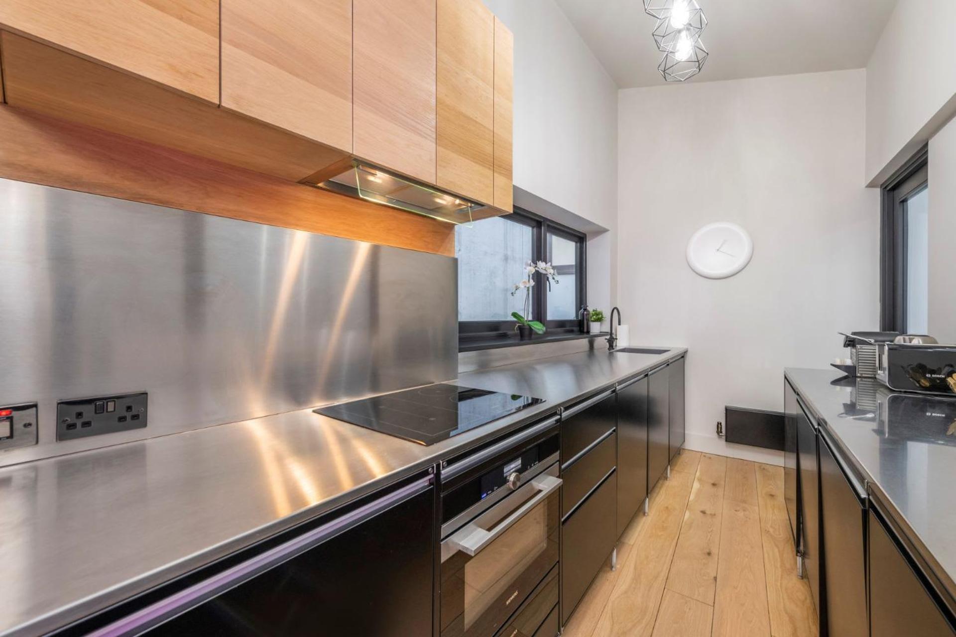 The Insta Playhouse - Covent Garden - By Frankie Says Apartamento