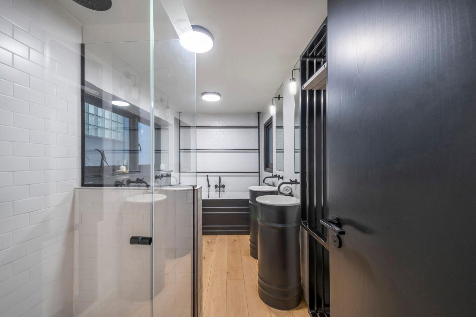 The Insta Playhouse - Covent Garden - By Frankie Says Apartamento