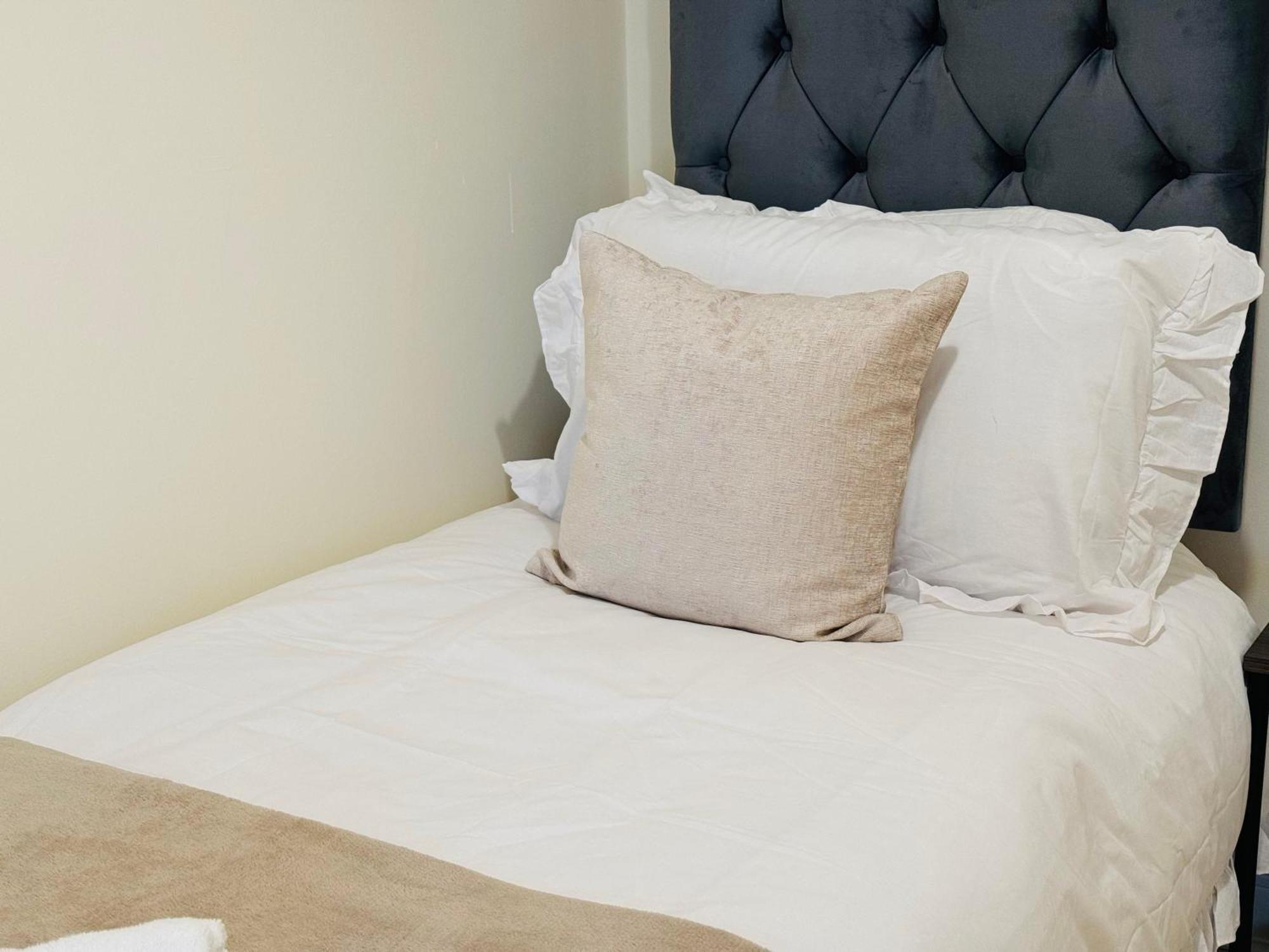 Ground Floor Wimbledon Flat With Parking