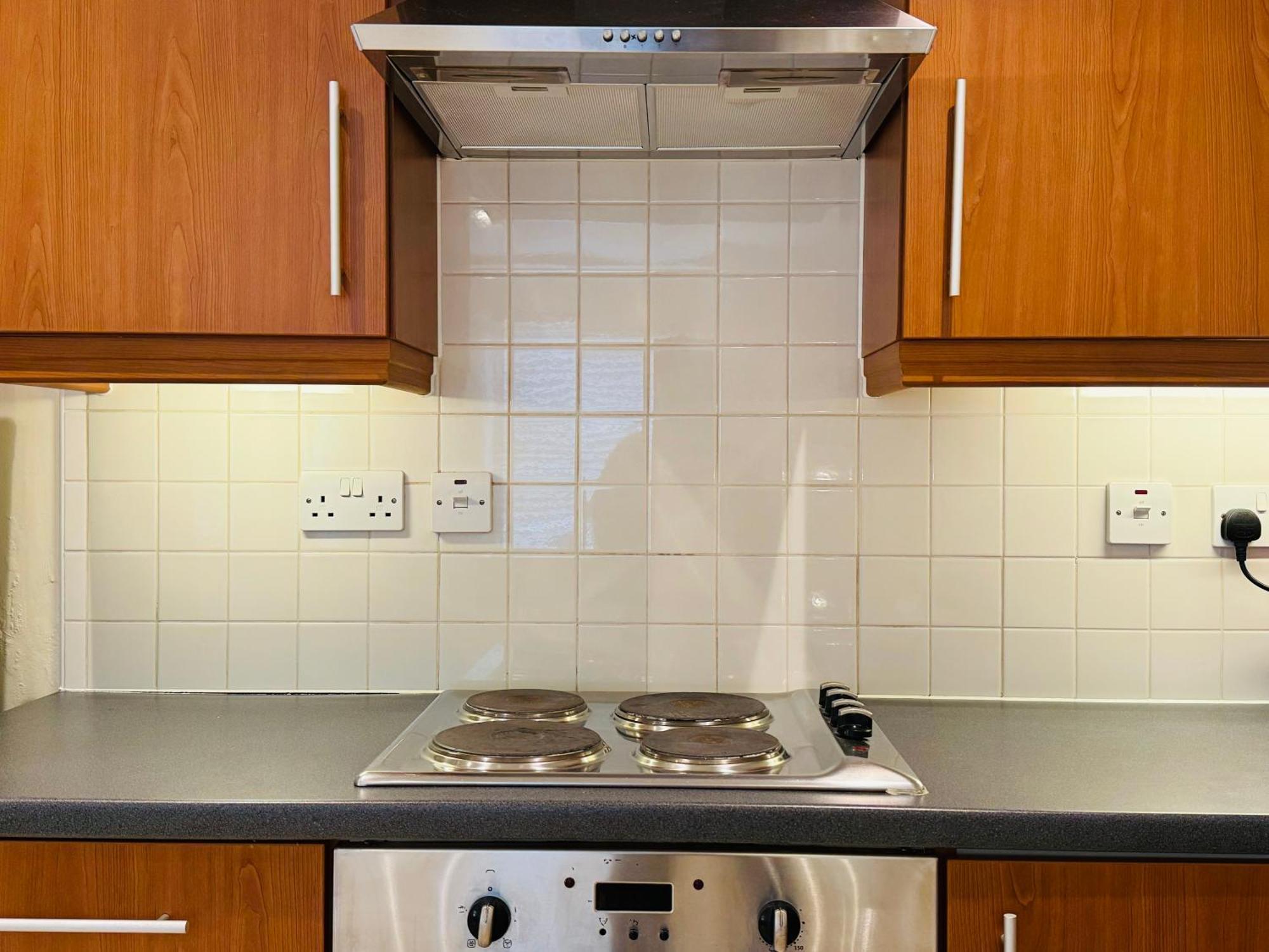 Ground Floor Wimbledon Flat With Parking
