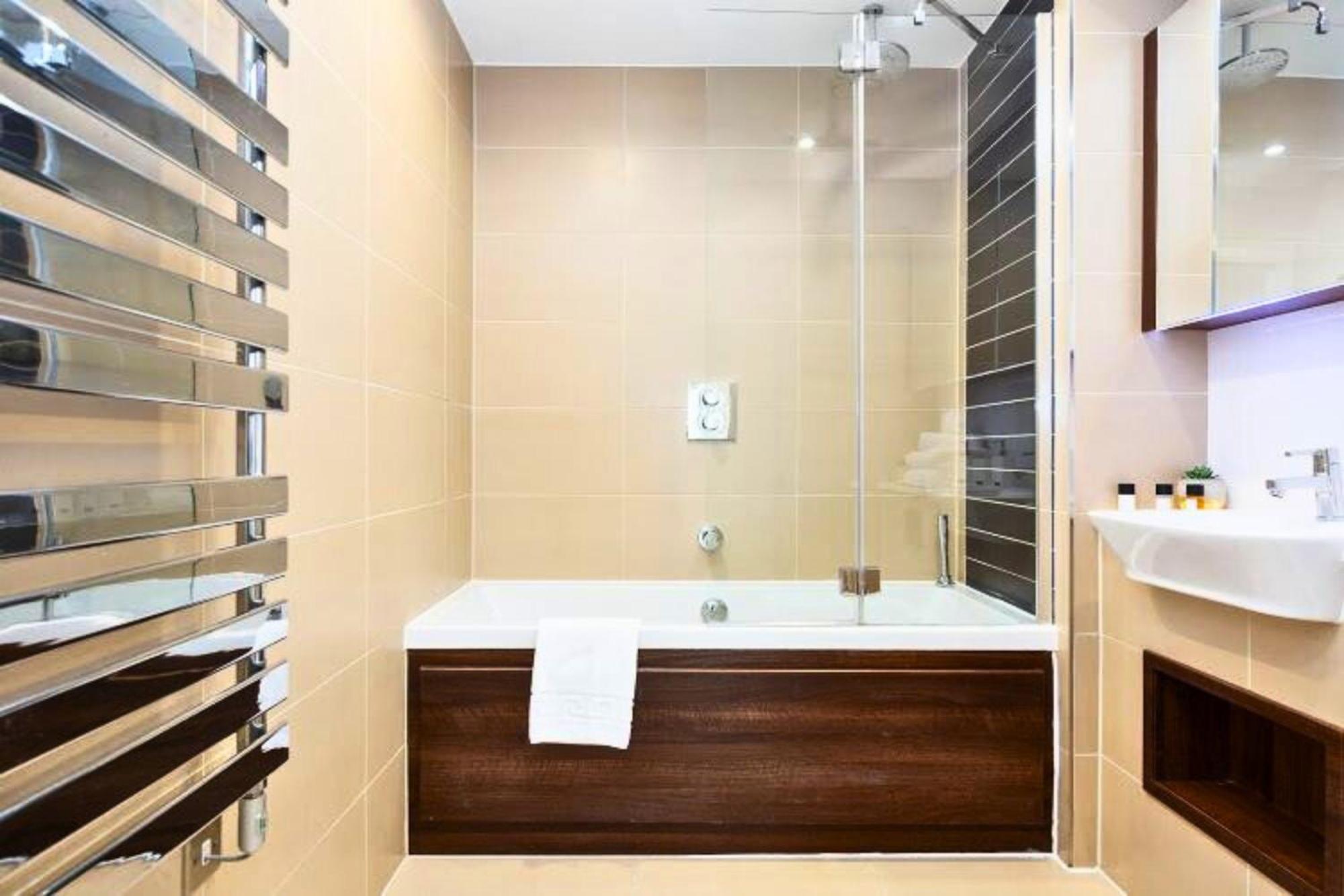 Apartment Tower Bridge - Balcony - Ac - Heated Floor - Fast Wifi - Luxurylondonstays