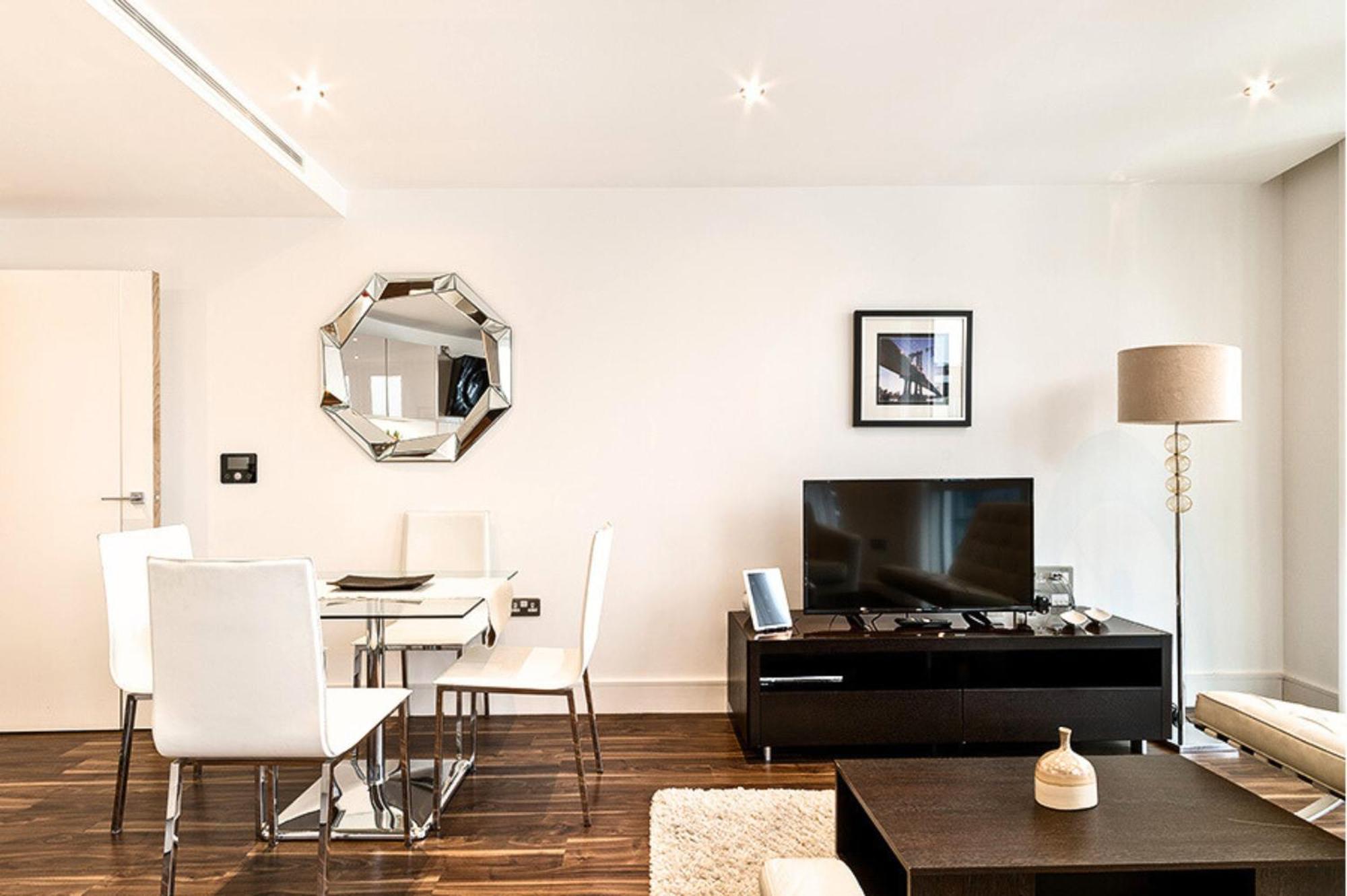 Tower Bridge - Balcony - Ac - Heated Floor - Fast Wifi - Luxurylondonstays Apartment *
