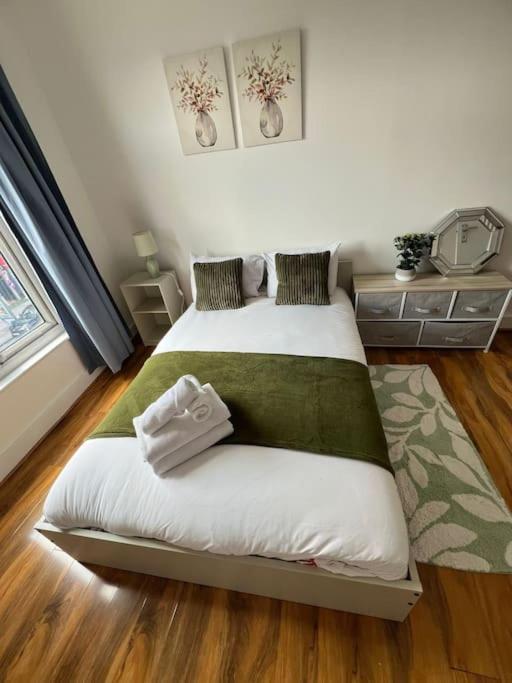 Appartement 2 Bedroom Near Station *