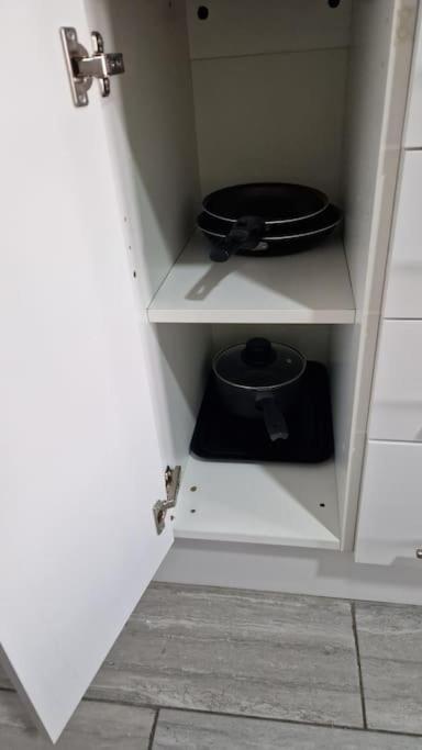 Appartement 2 Bedroom Near Station Londen