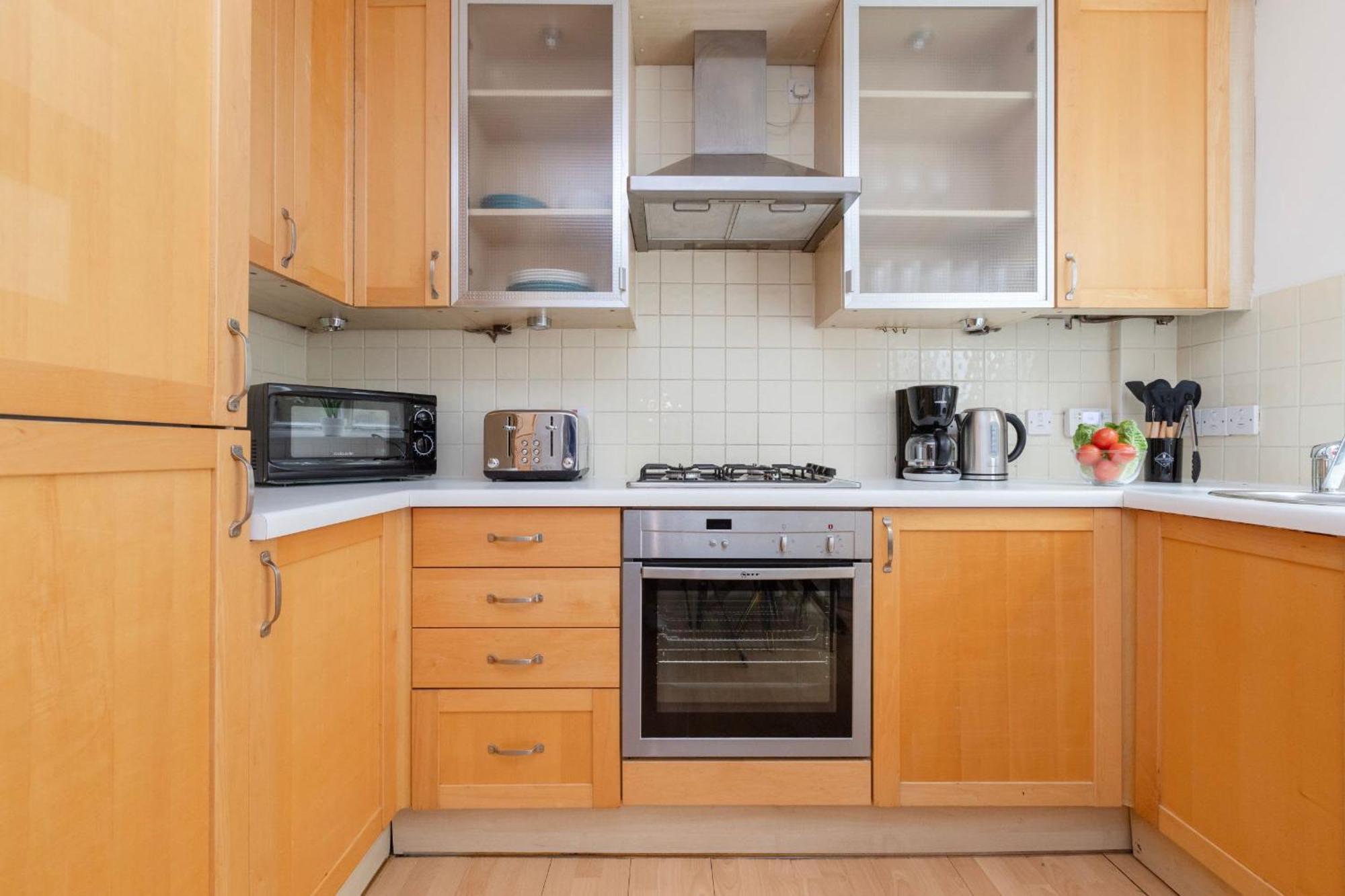 Old Street - 4br Townhouse With Patio - Cityapartmentstay *