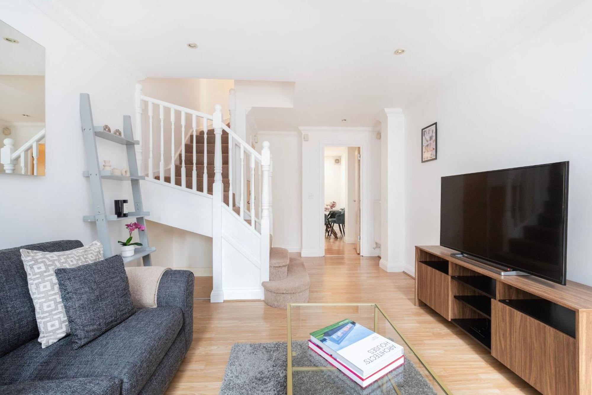 Old Street - 4br Townhouse With Patio - Cityapartmentstay London