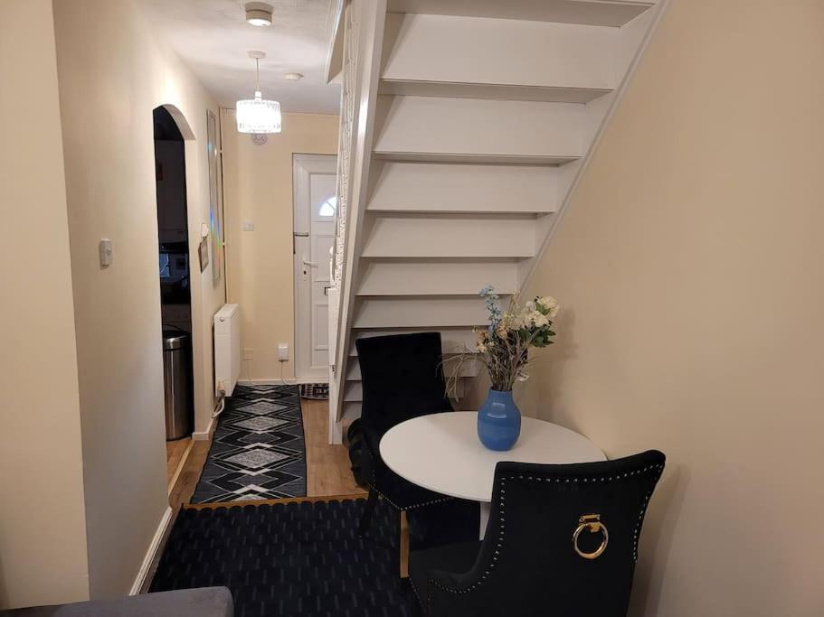 Cozy Retreat * London