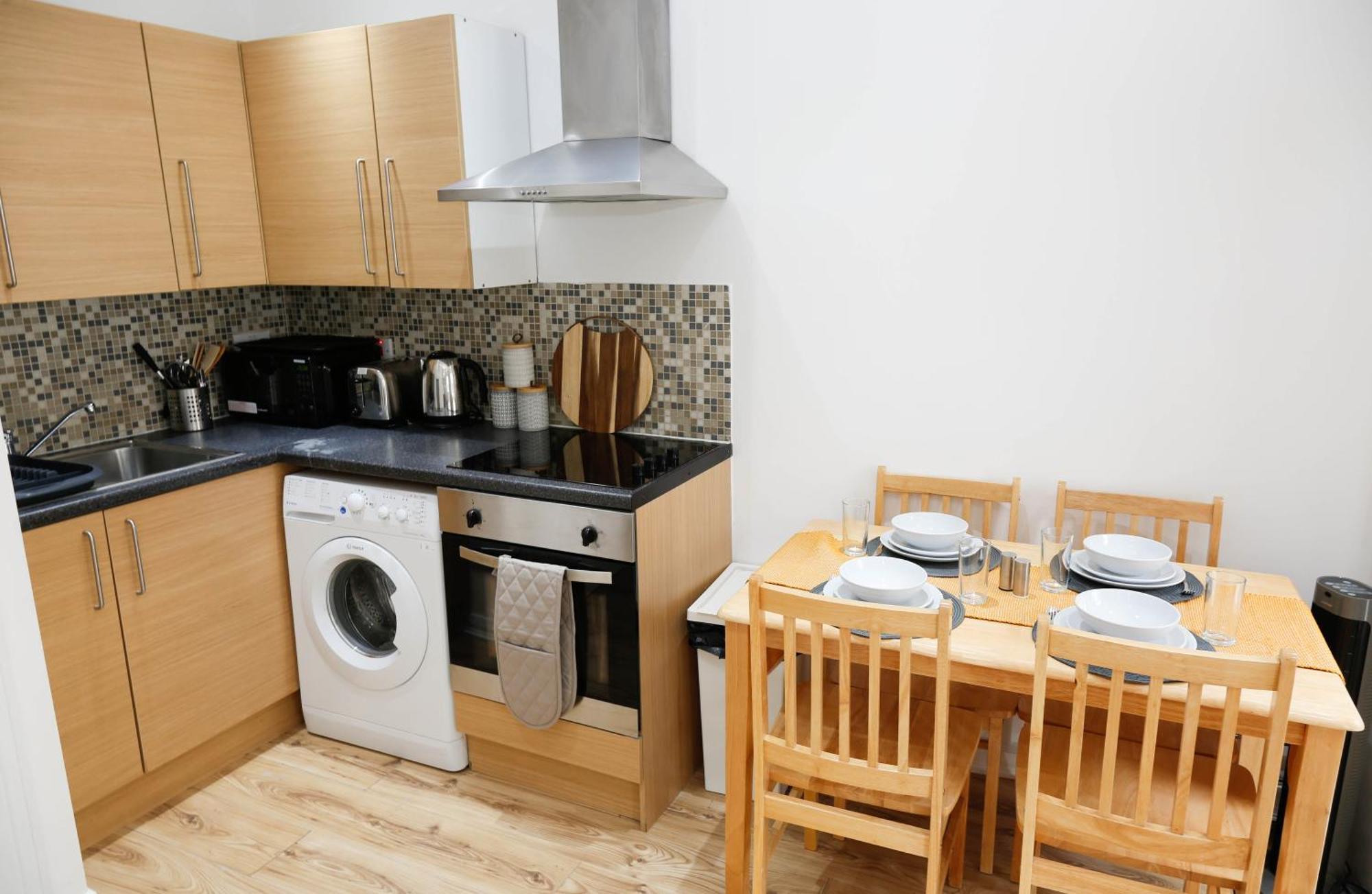 New Luxury In Next To Shops, Cafes, Bars & Metro * Londres