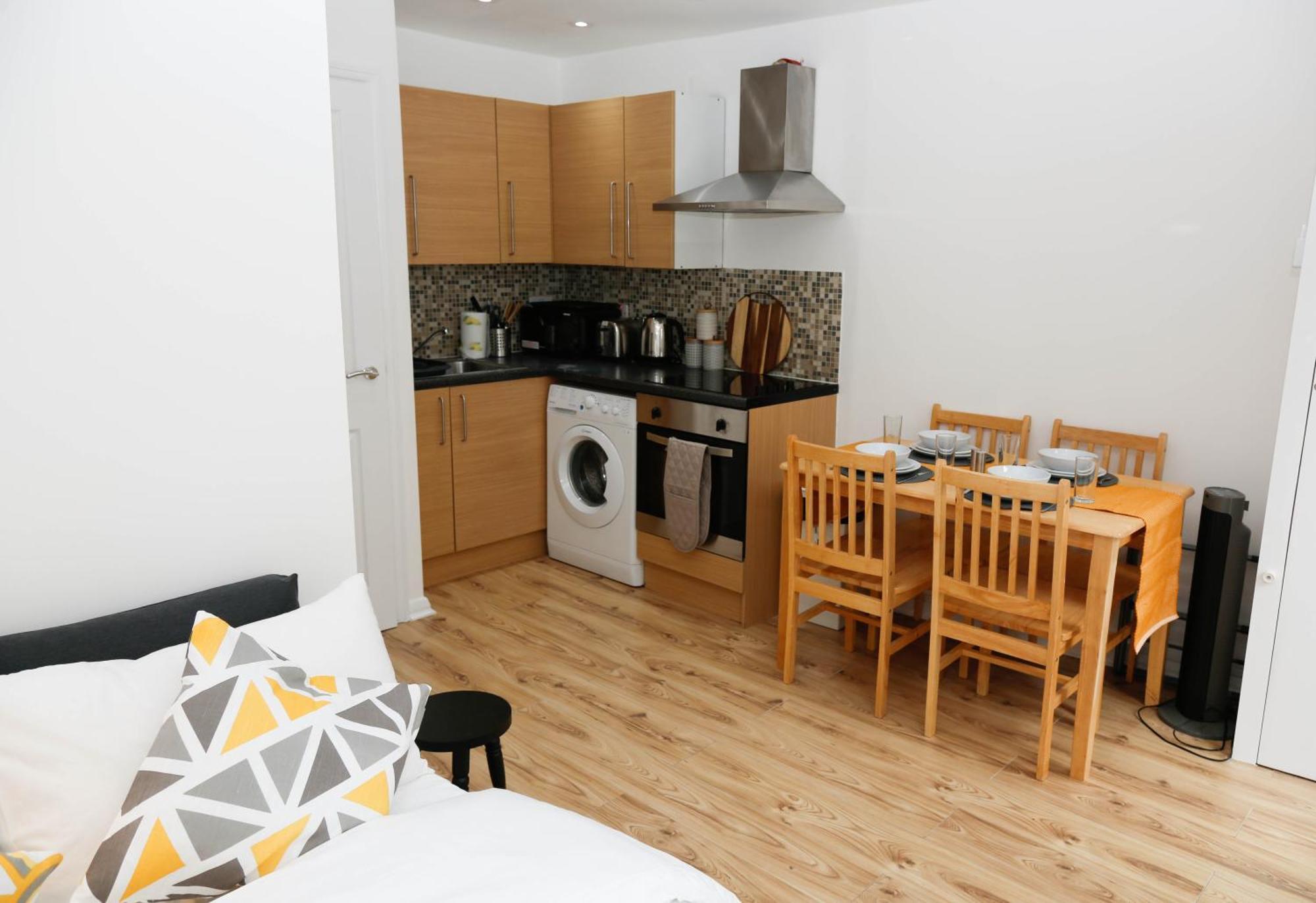 Apartamento New Luxury In Next To Shops, Cafes, Bars & Metro Londres
