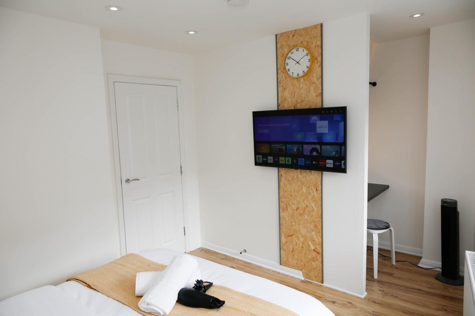 Apartamento New Luxury In Next To Shops, Cafes, Bars & Metro