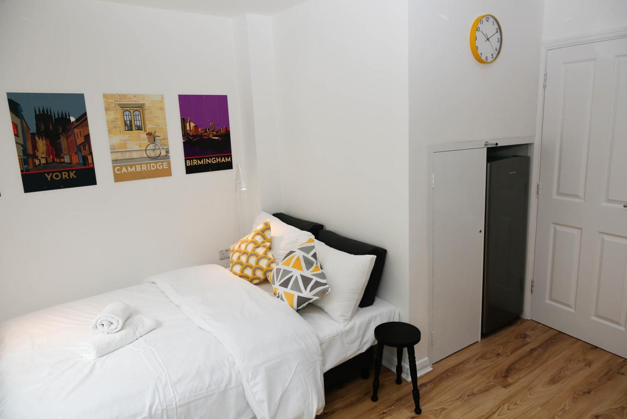 New Luxury In Next To Shops, Cafes, Bars & Metro Londres