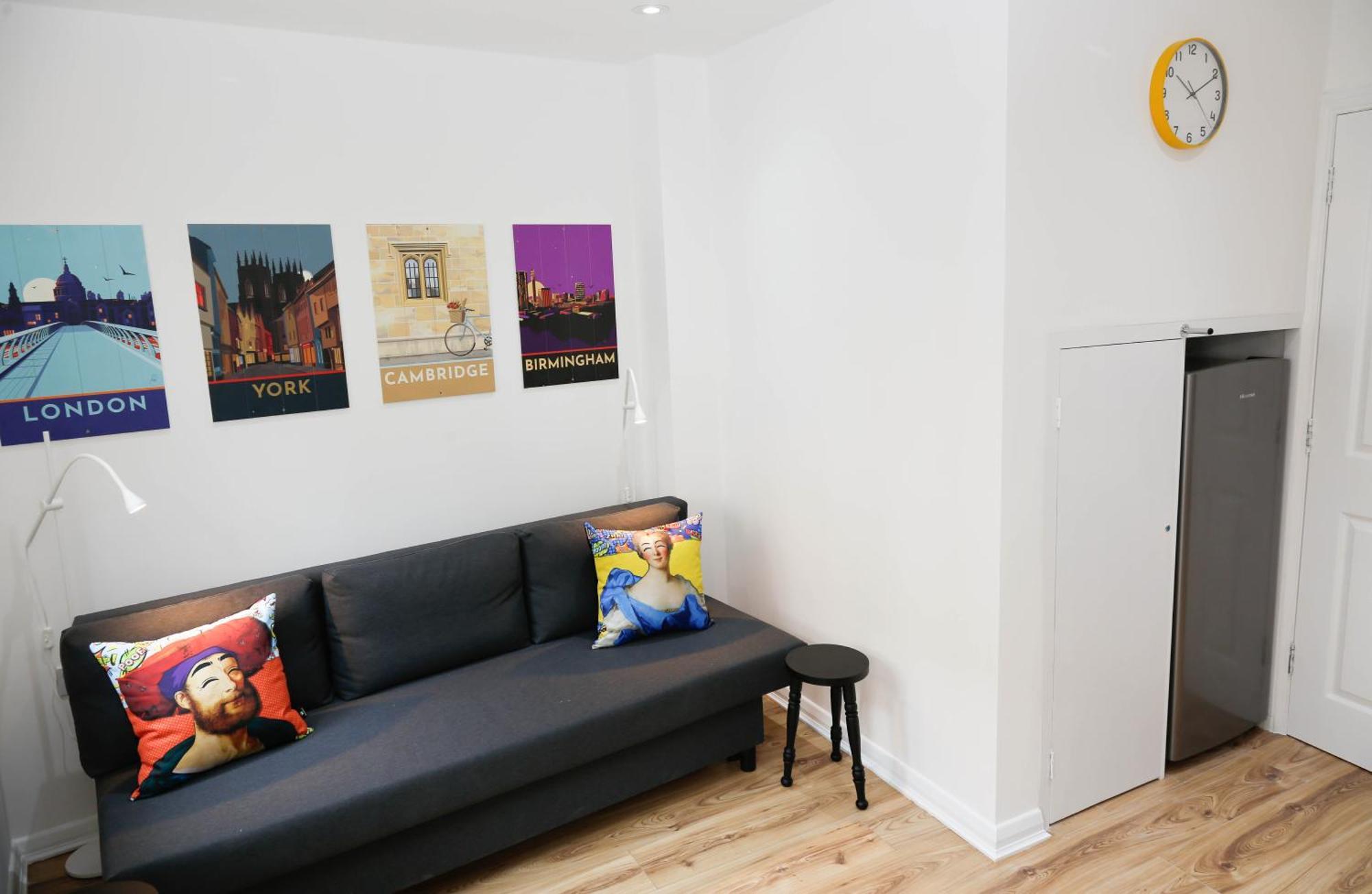 Apartamento New Luxury In Next To Shops, Cafes, Bars & Metro Londres