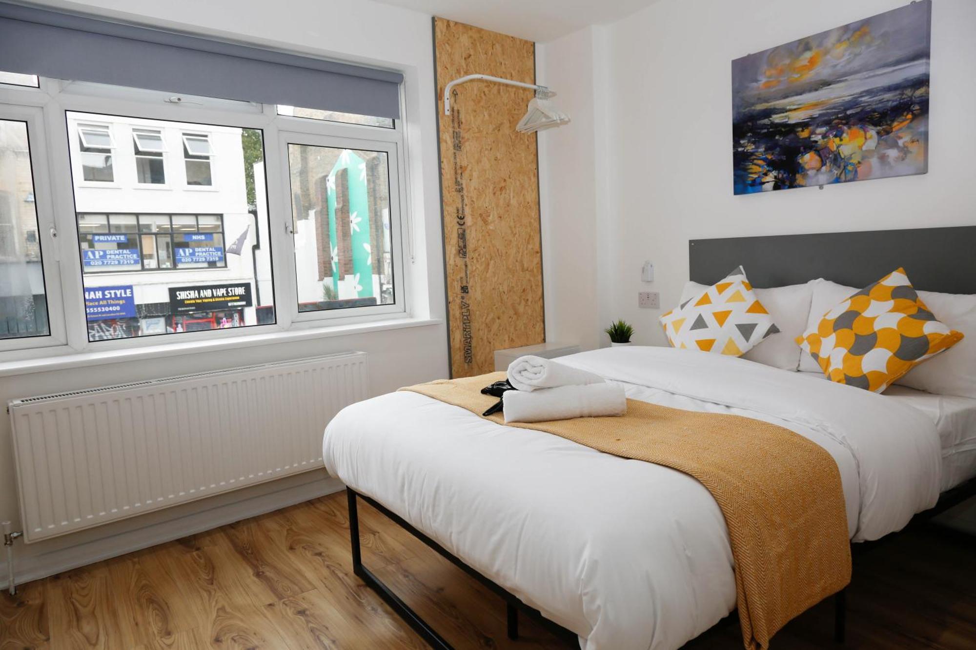 New Luxury In Next To Shops, Cafes, Bars & Metro * Londres