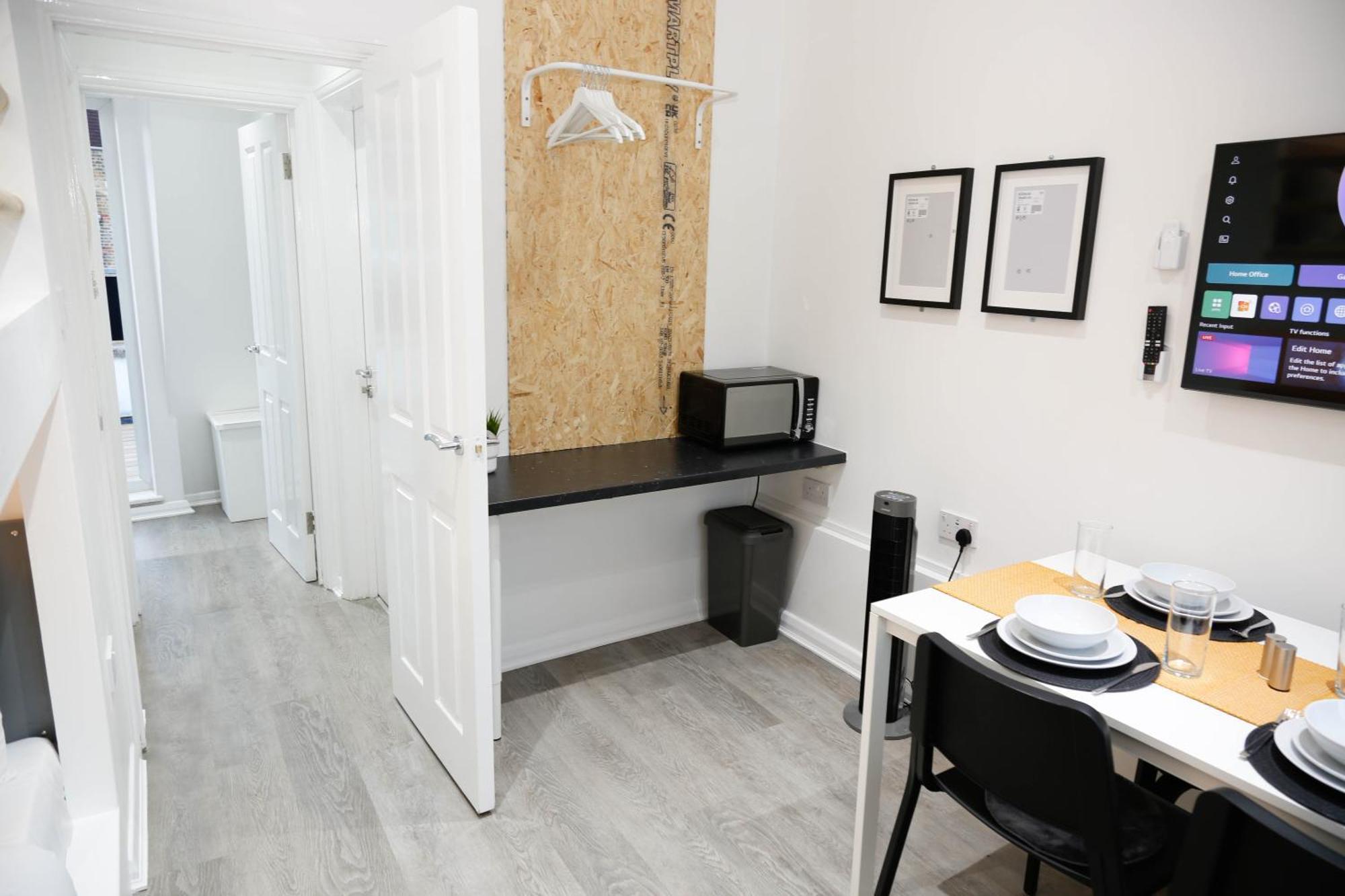 Apartamento New Luxury In Next To Shops, Cafes, Bars & Metro