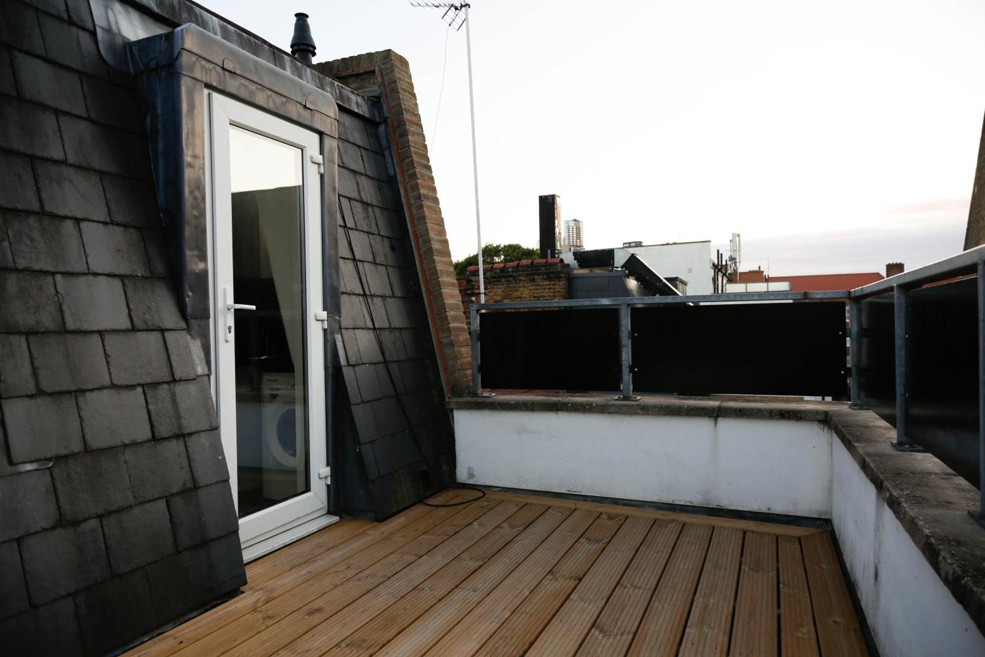 New Luxury In Next To Shops, Cafes, Bars & Metro * Londres