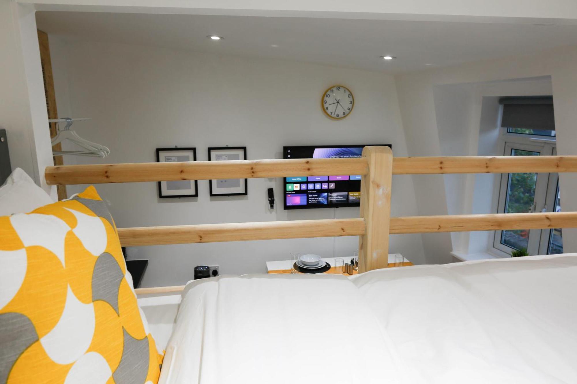 New Luxury In Next To Shops, Cafes, Bars & Metro Londres