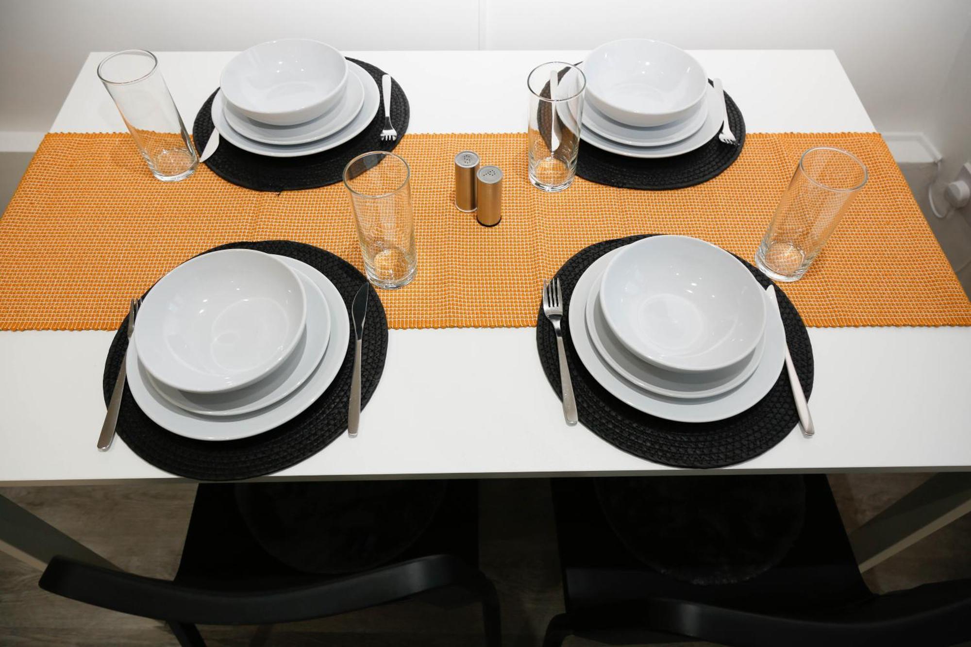 New Luxury In Next To Shops, Cafes, Bars & Metro Apartamento