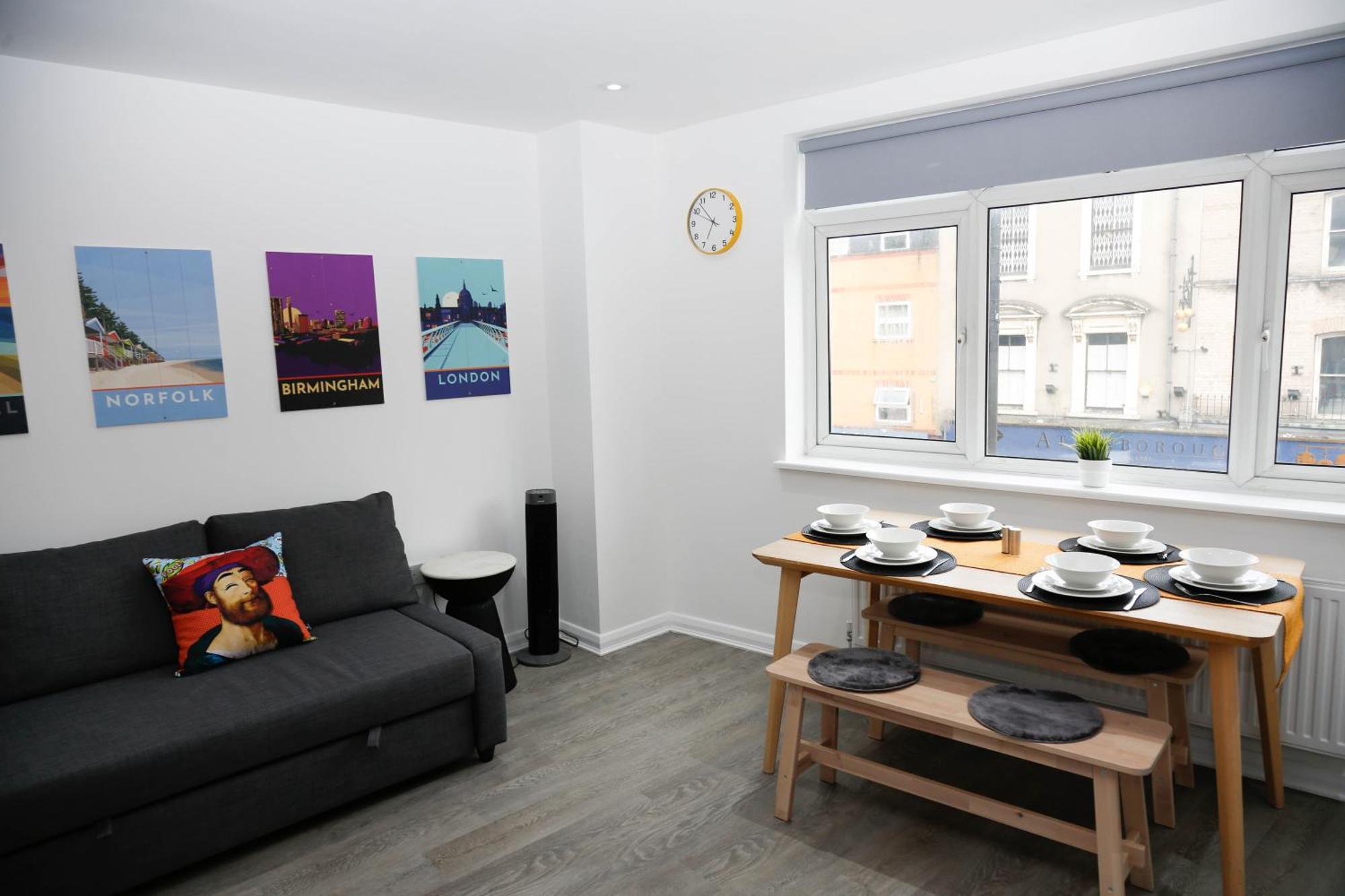 Apartamento New Luxury In Next To Shops, Cafes, Bars & Metro