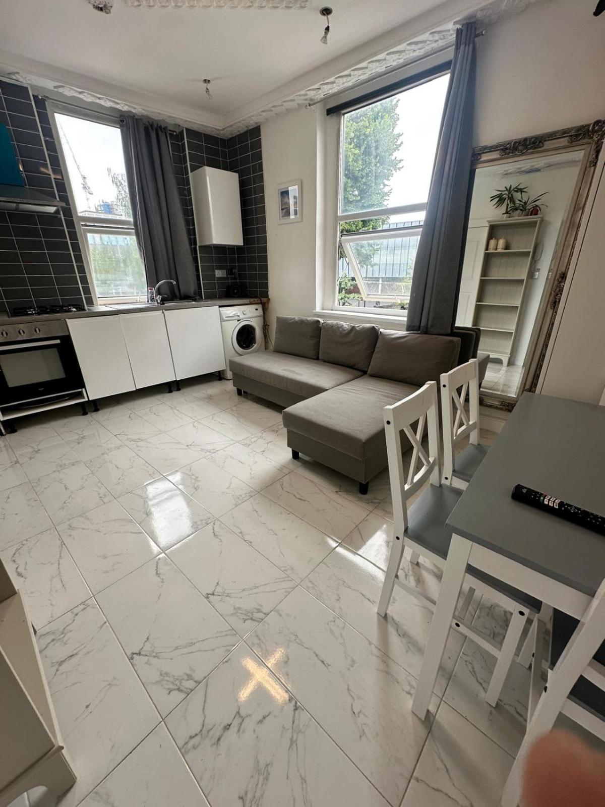 First Floor One Bedroom Flat Bell Street Londres