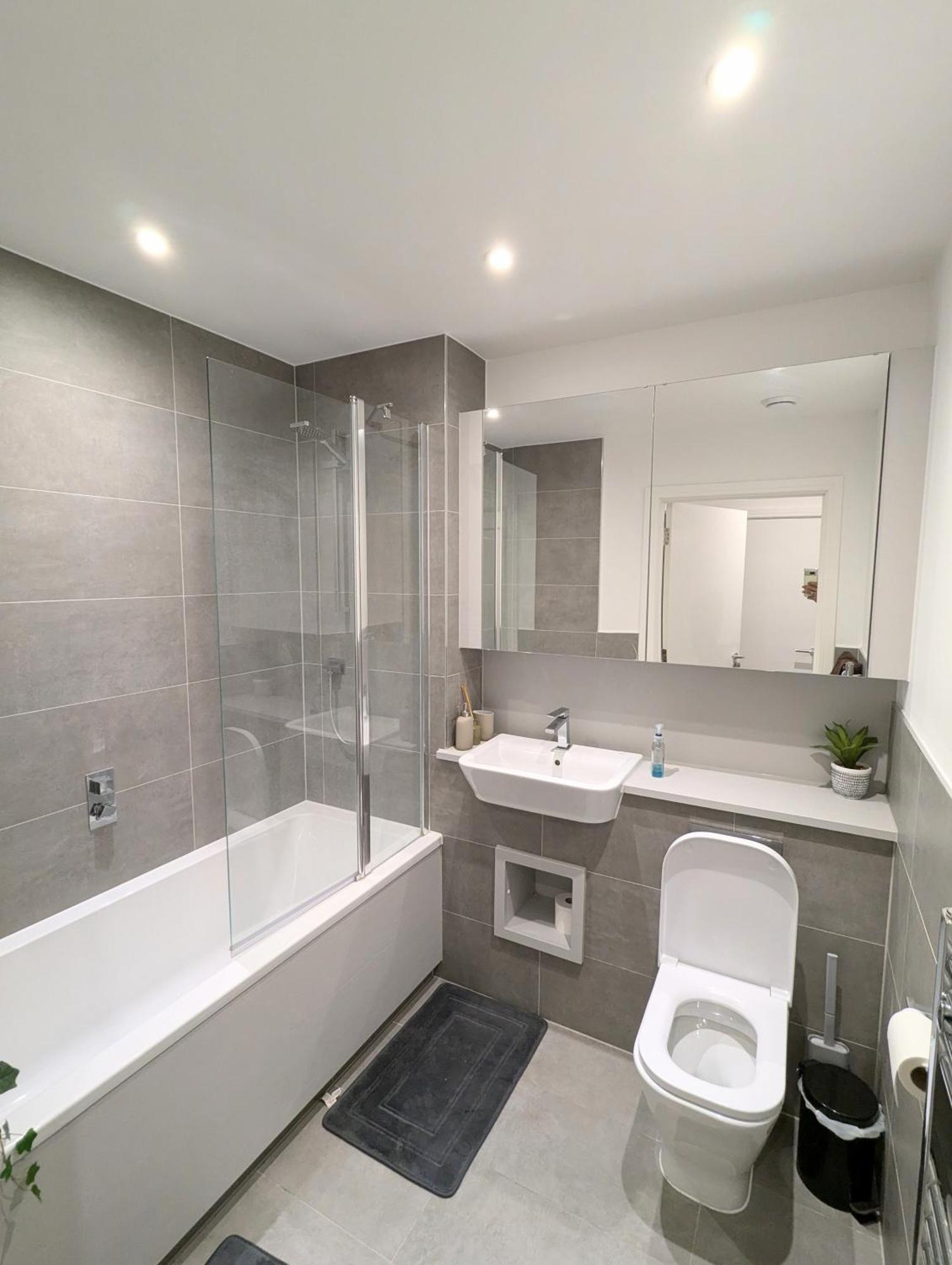 Appartement Modernistic 2 Bed - 2 Bath Flat Near