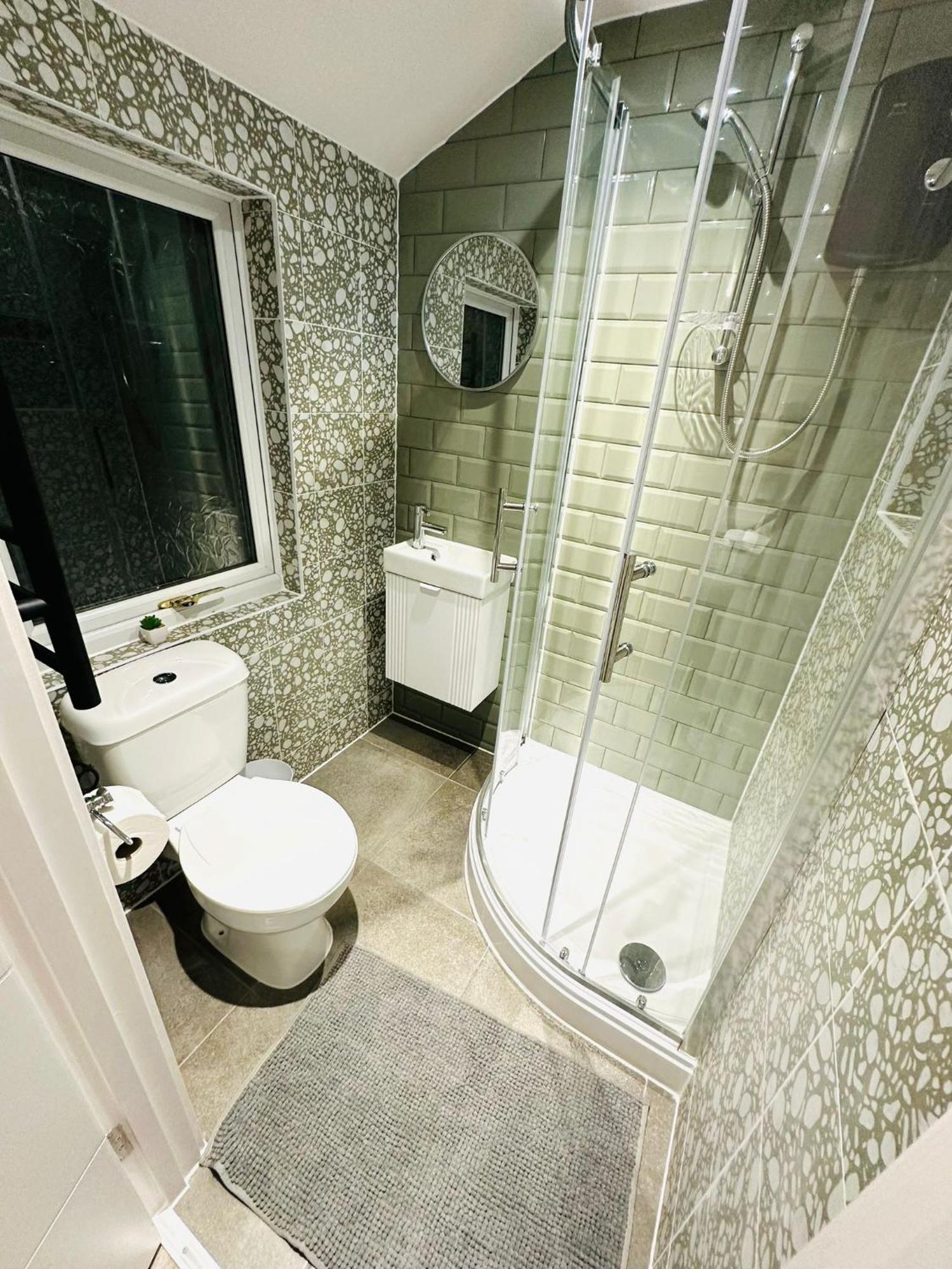 Luxury Flats, Perfect And Ideal For Tourists * Londen