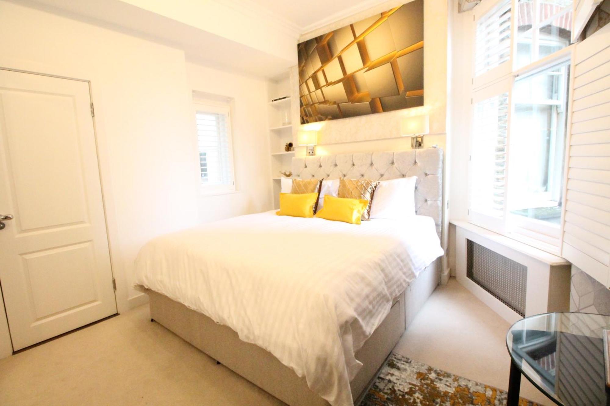 Apartamento Contemporary 3 Double Bedroom 2 Bathroom Haven In The Heart Of Chelsea Exquisite With A Designer's Touch