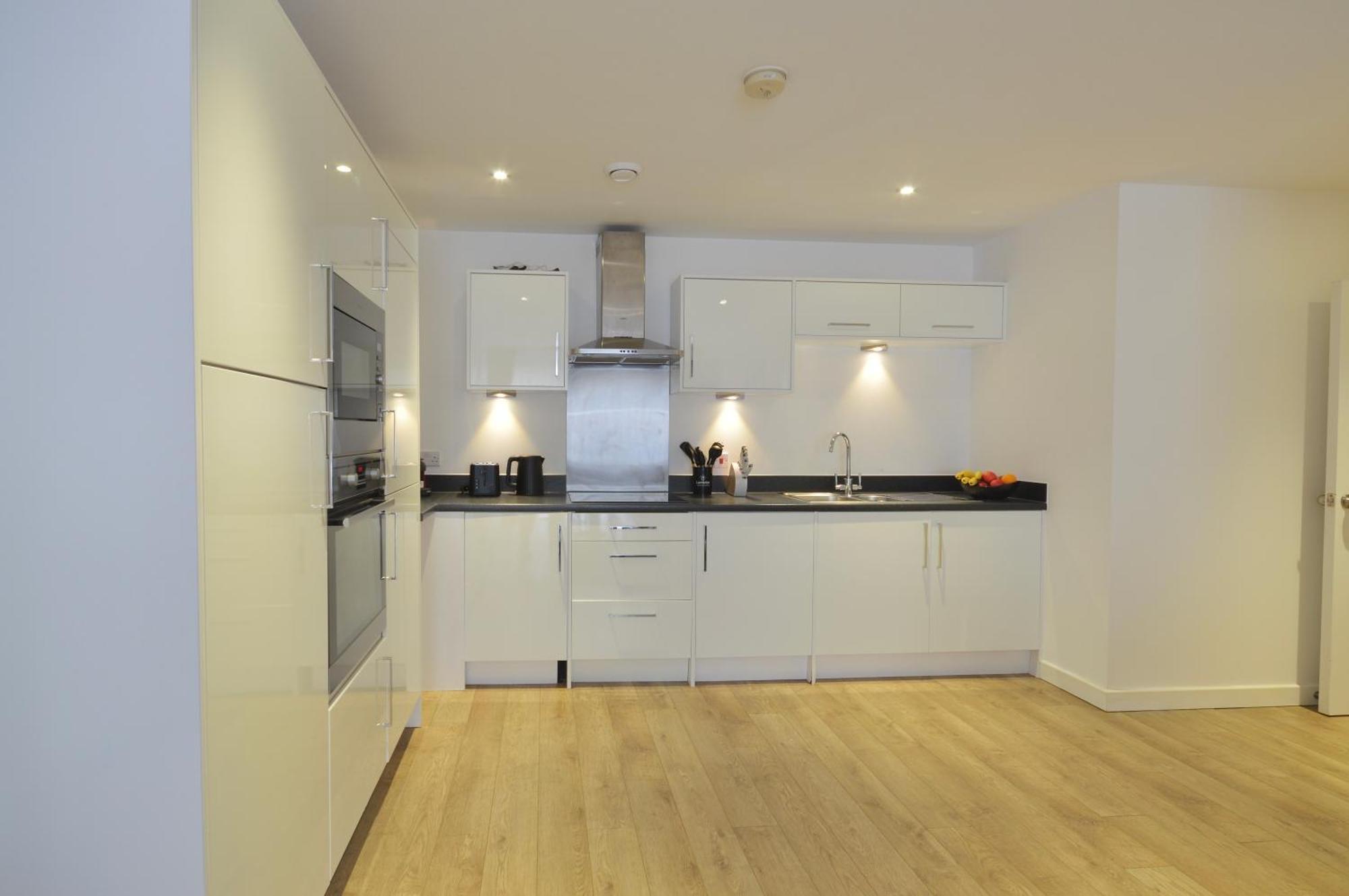 Apartment Modern 2 Bedroom Steps From Vauxhall St London