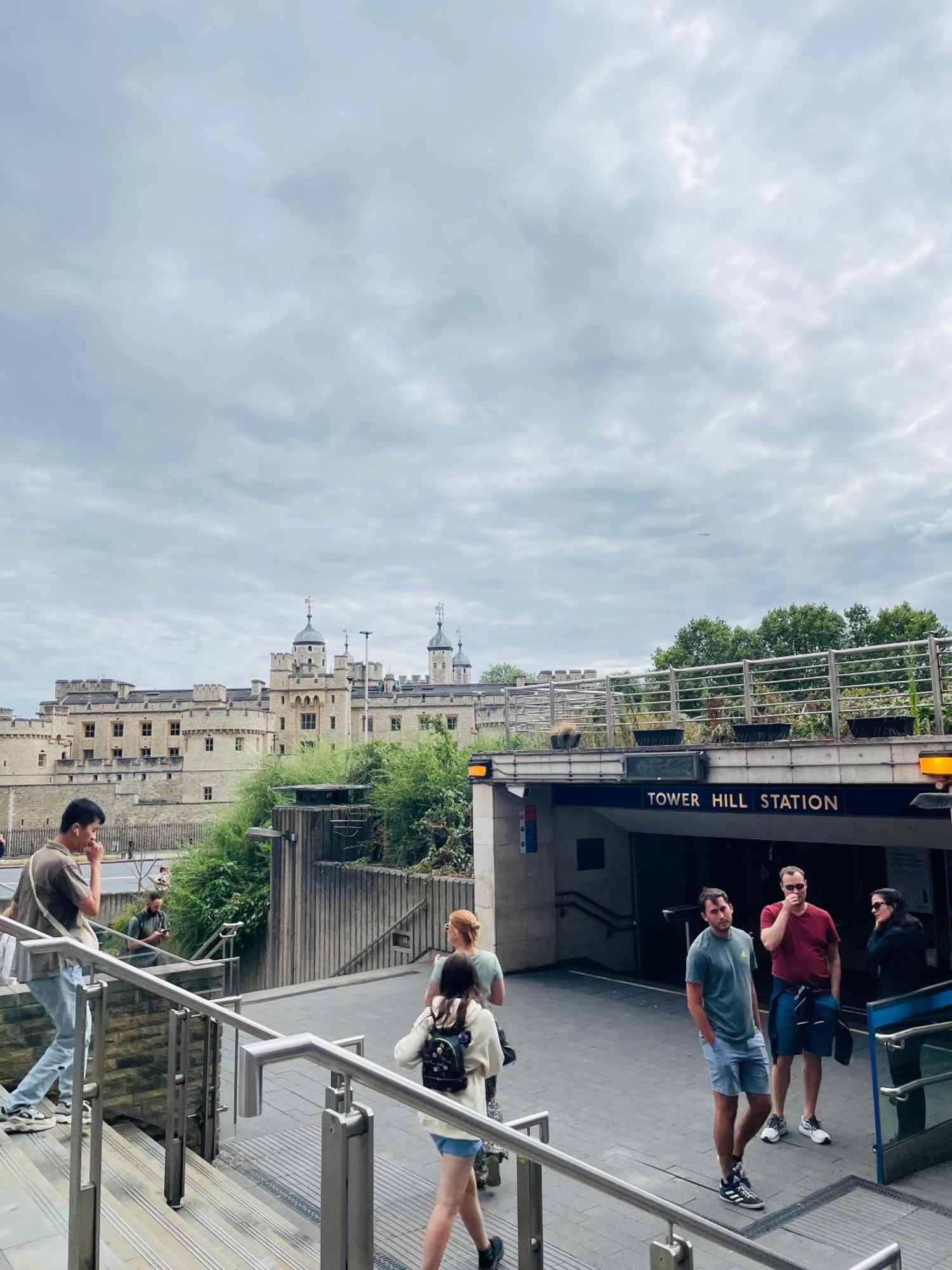Tower Bridge King For 2