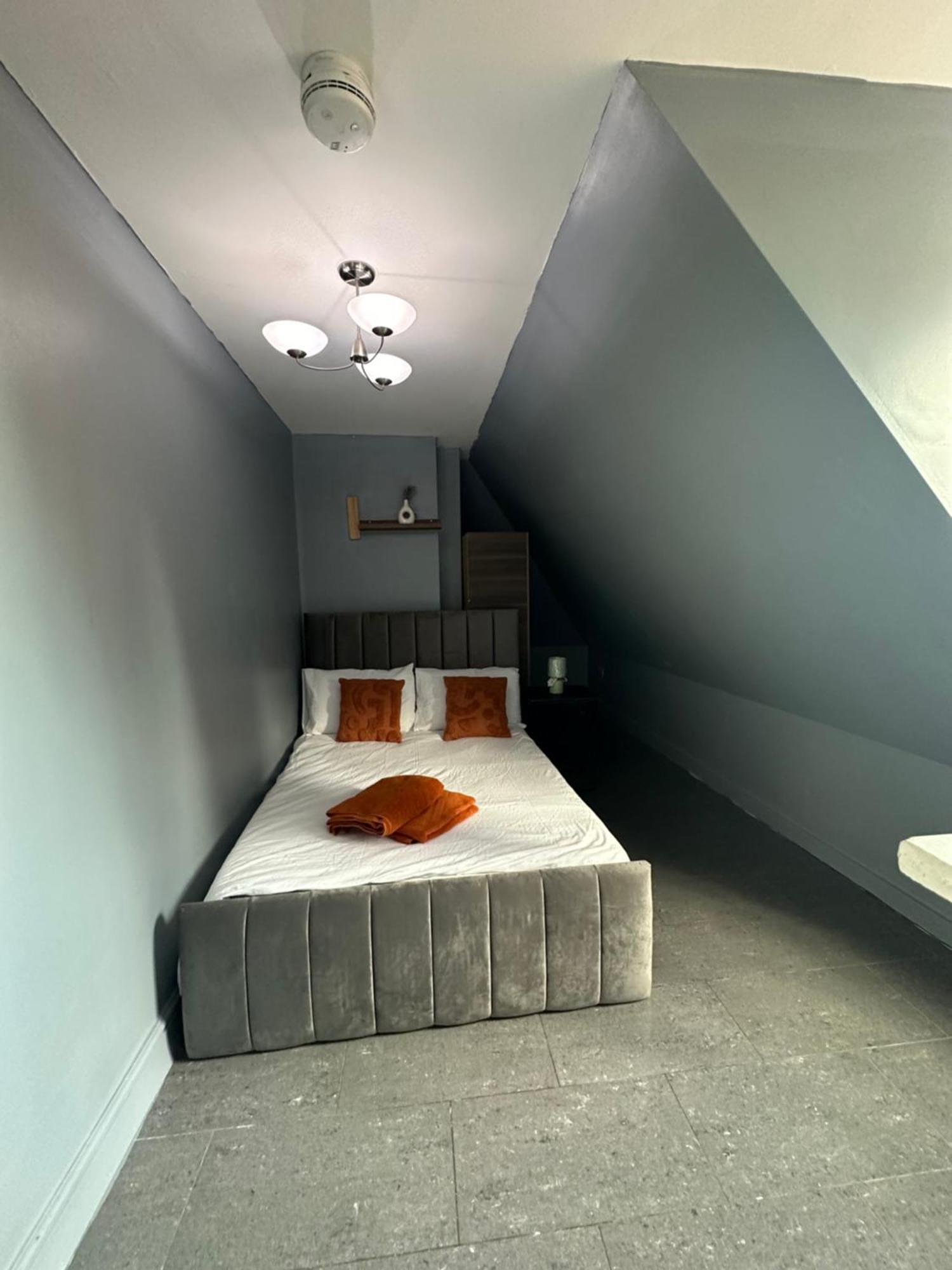 Quarto em Acomodações Particulares Luxury In Rooftop Penthouse In Central London, Shared Flat *