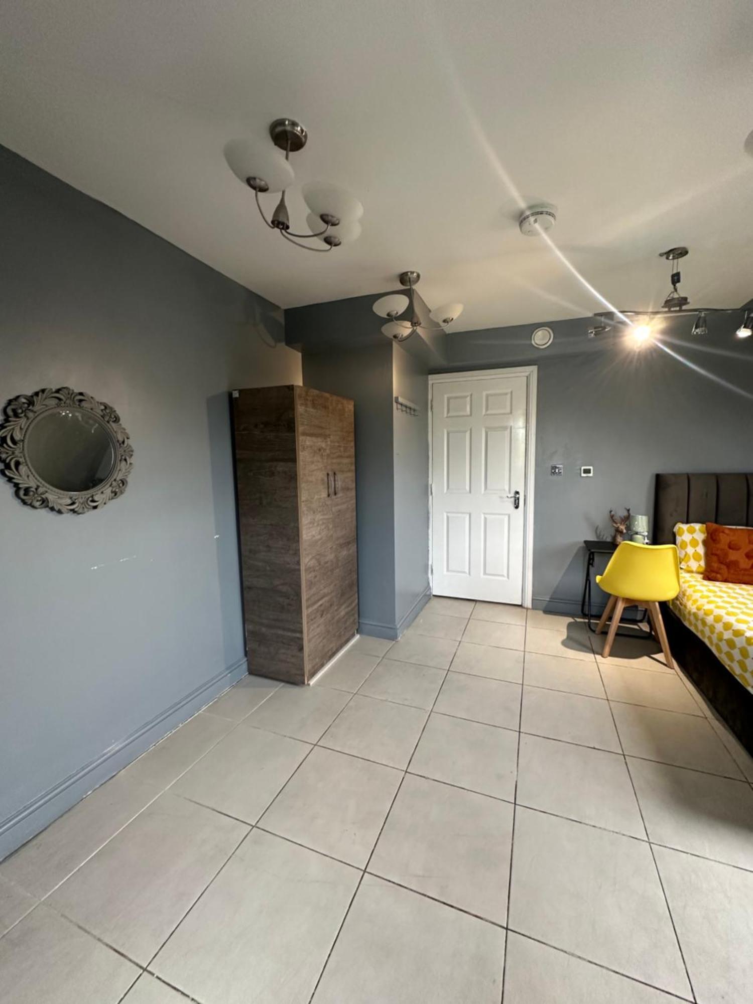 Luxury In Rooftop Penthouse In Central London, Shared Flat