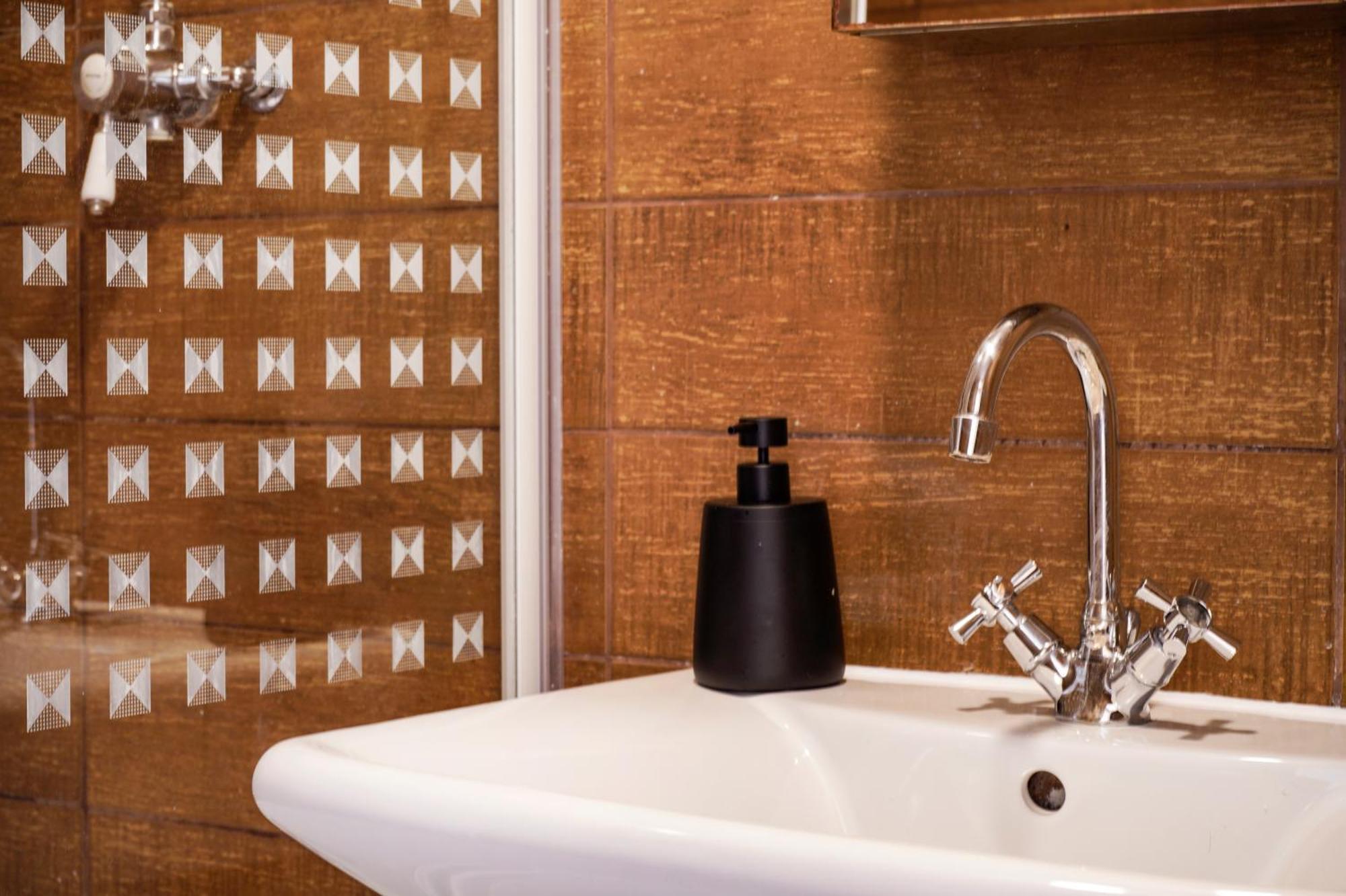40 Percent Off! - Delightful Abode In - Garden Vakantiehuis Londen