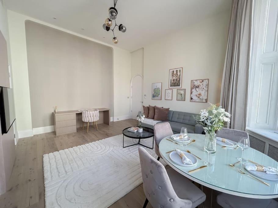 Stylish And 1 Bedroom Appartement
