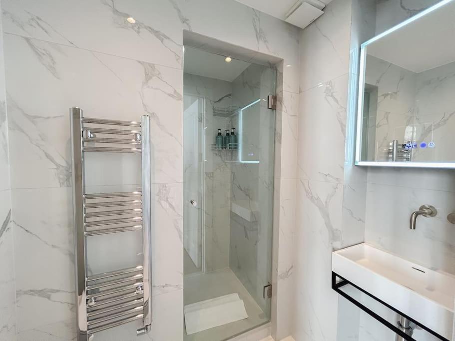 Stylish And 1 Bedroom * Londres