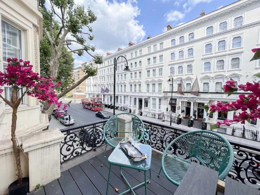 Stylish And 1 Bedroom Appartement