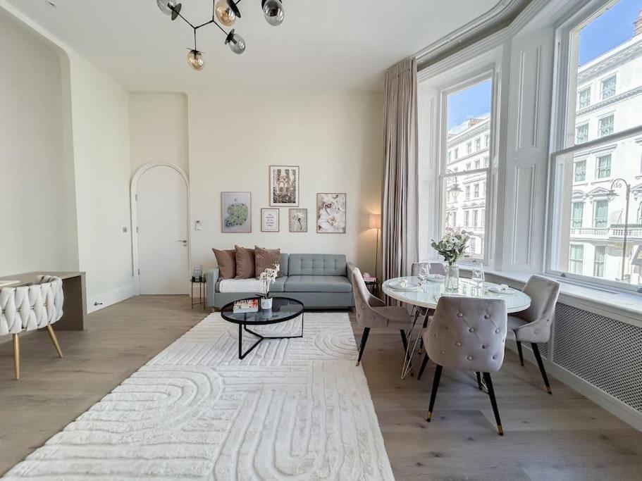 Stylish And 1 Bedroom Appartement