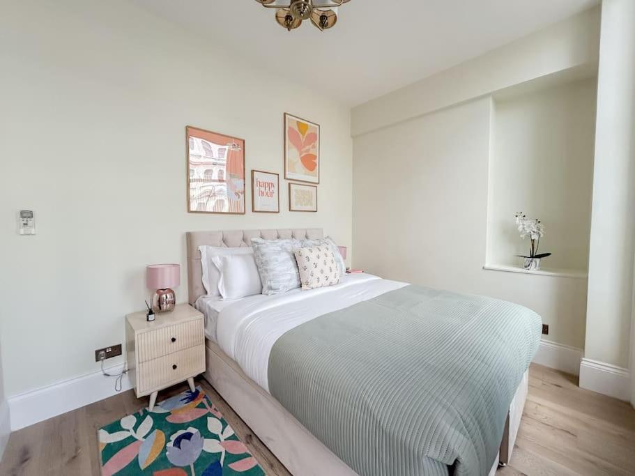 Stylish And 1 Bedroom Appartement Londres