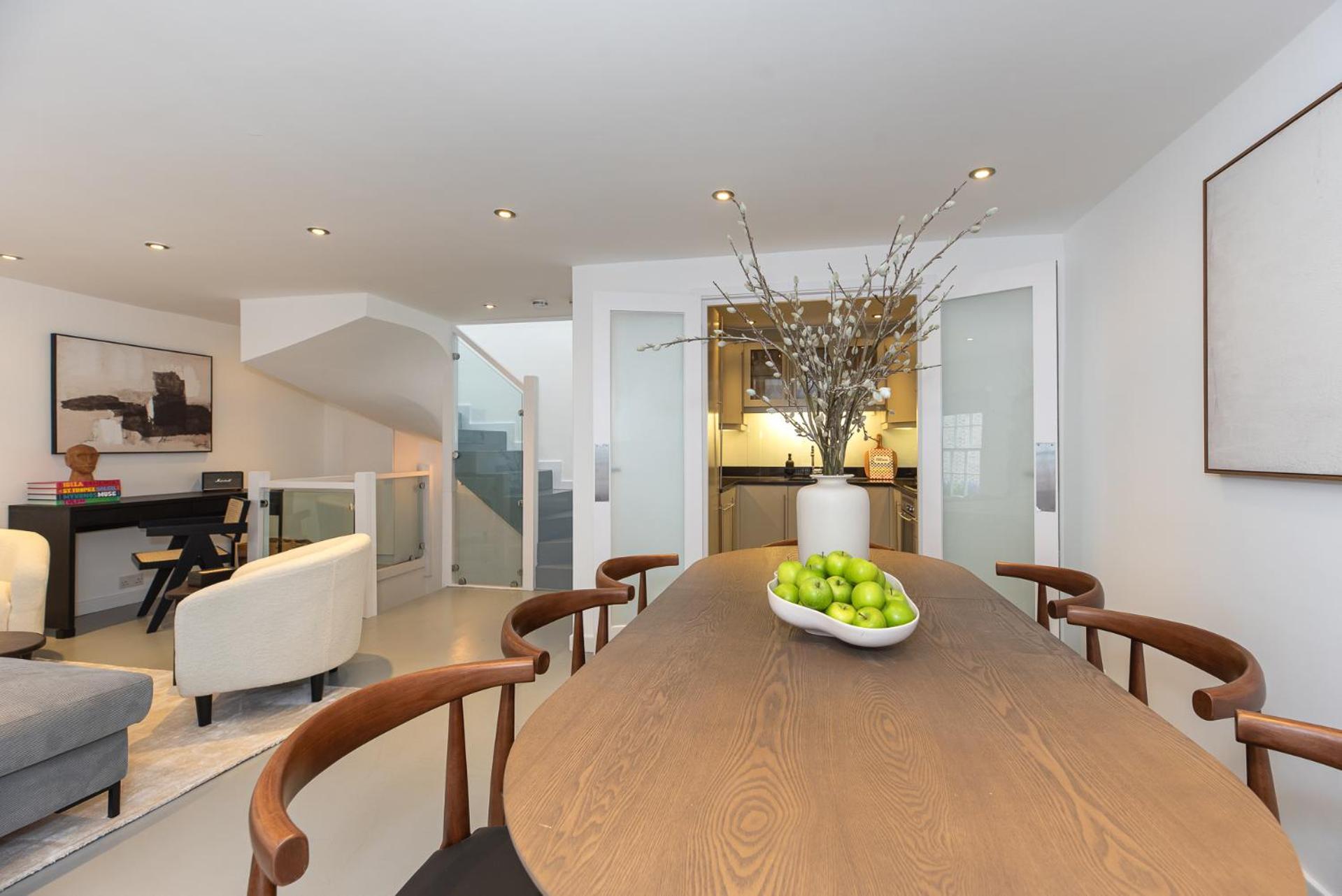 Hyde Park Chic 4 Bedrooms House