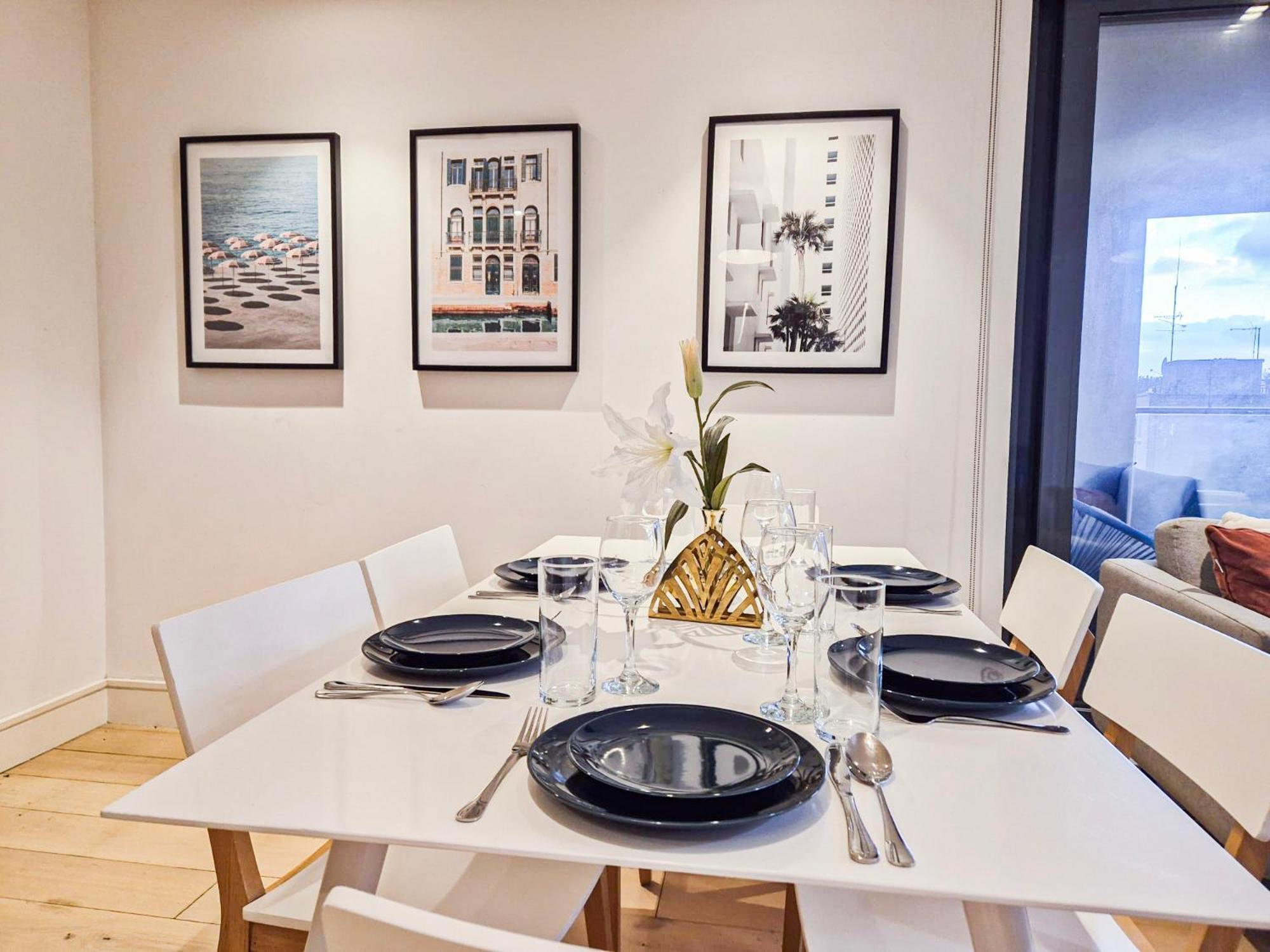 Modern & 3bedroom Flat With Pvt Balcony Steps From Regent's Park Apartamento
